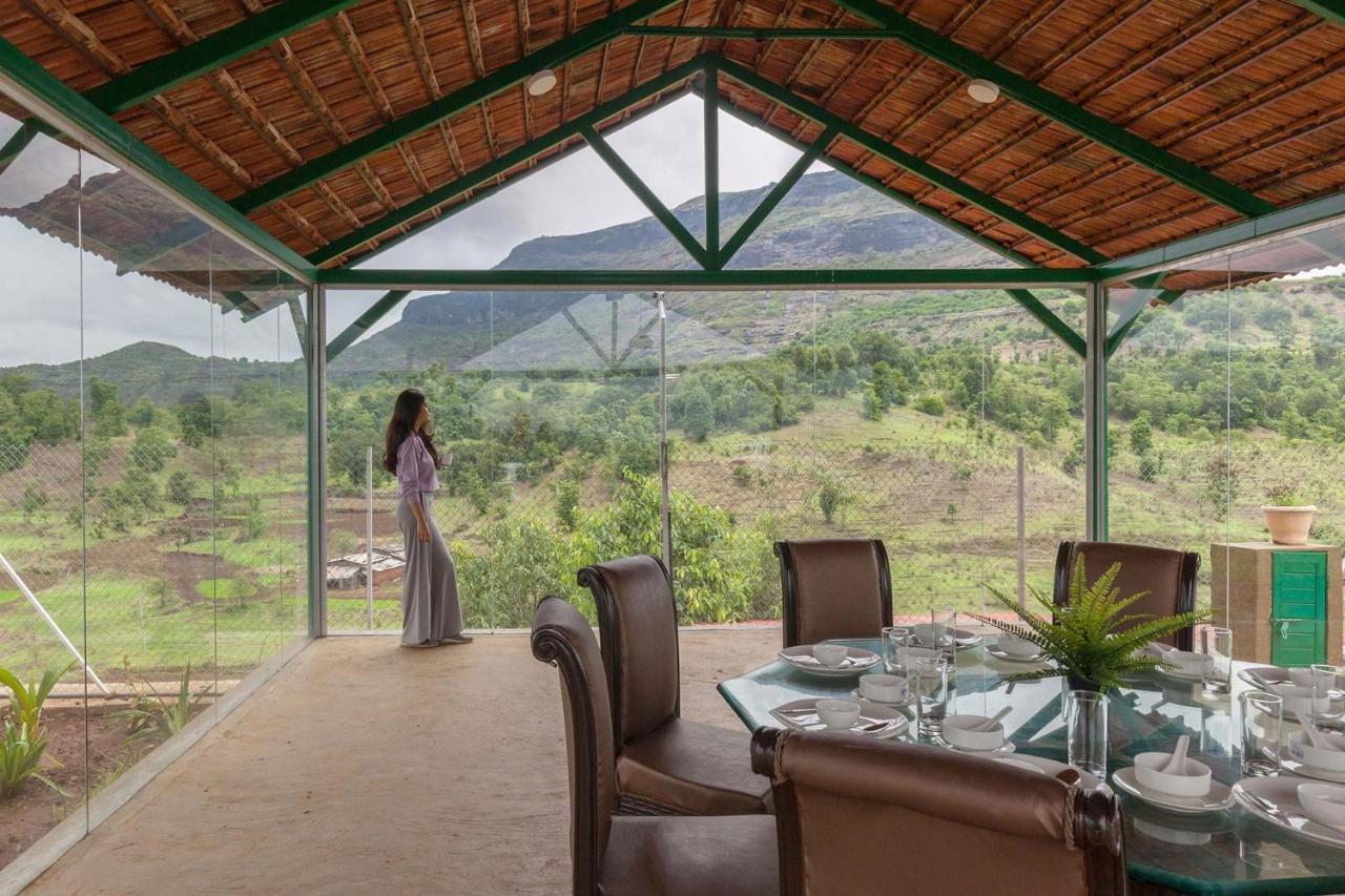 Stayvista'S Ficus Farms - Mountain-View Haven With Rustic Artsy Interiors, Outdoor Pool, Glasshouse, Home Theatre & Karaoke Delight Igatpuri Buitenkant foto