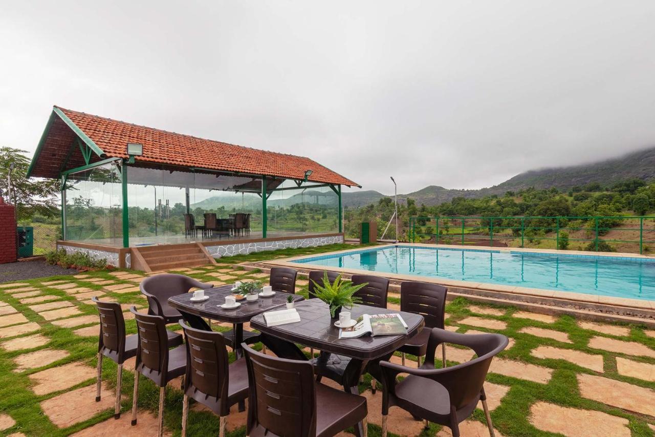Stayvista'S Ficus Farms - Mountain-View Haven With Rustic Artsy Interiors, Outdoor Pool, Glasshouse, Home Theatre & Karaoke Delight Igatpuri Buitenkant foto