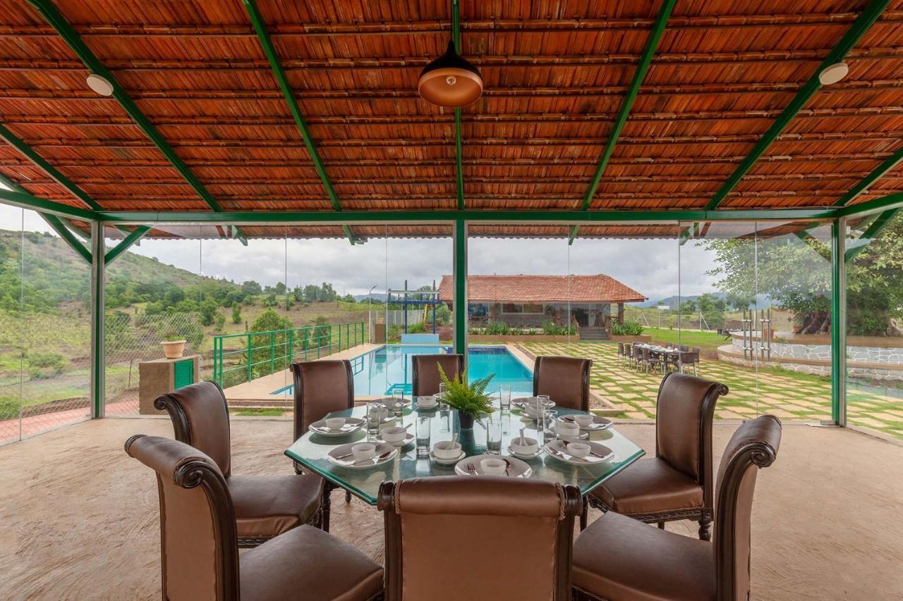Stayvista'S Ficus Farms - Mountain-View Haven With Rustic Artsy Interiors, Outdoor Pool, Glasshouse, Home Theatre & Karaoke Delight Igatpuri Buitenkant foto