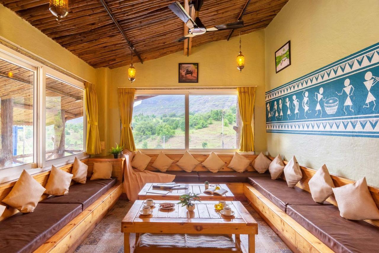 Stayvista'S Ficus Farms - Mountain-View Haven With Rustic Artsy Interiors, Outdoor Pool, Glasshouse, Home Theatre & Karaoke Delight Igatpuri Buitenkant foto