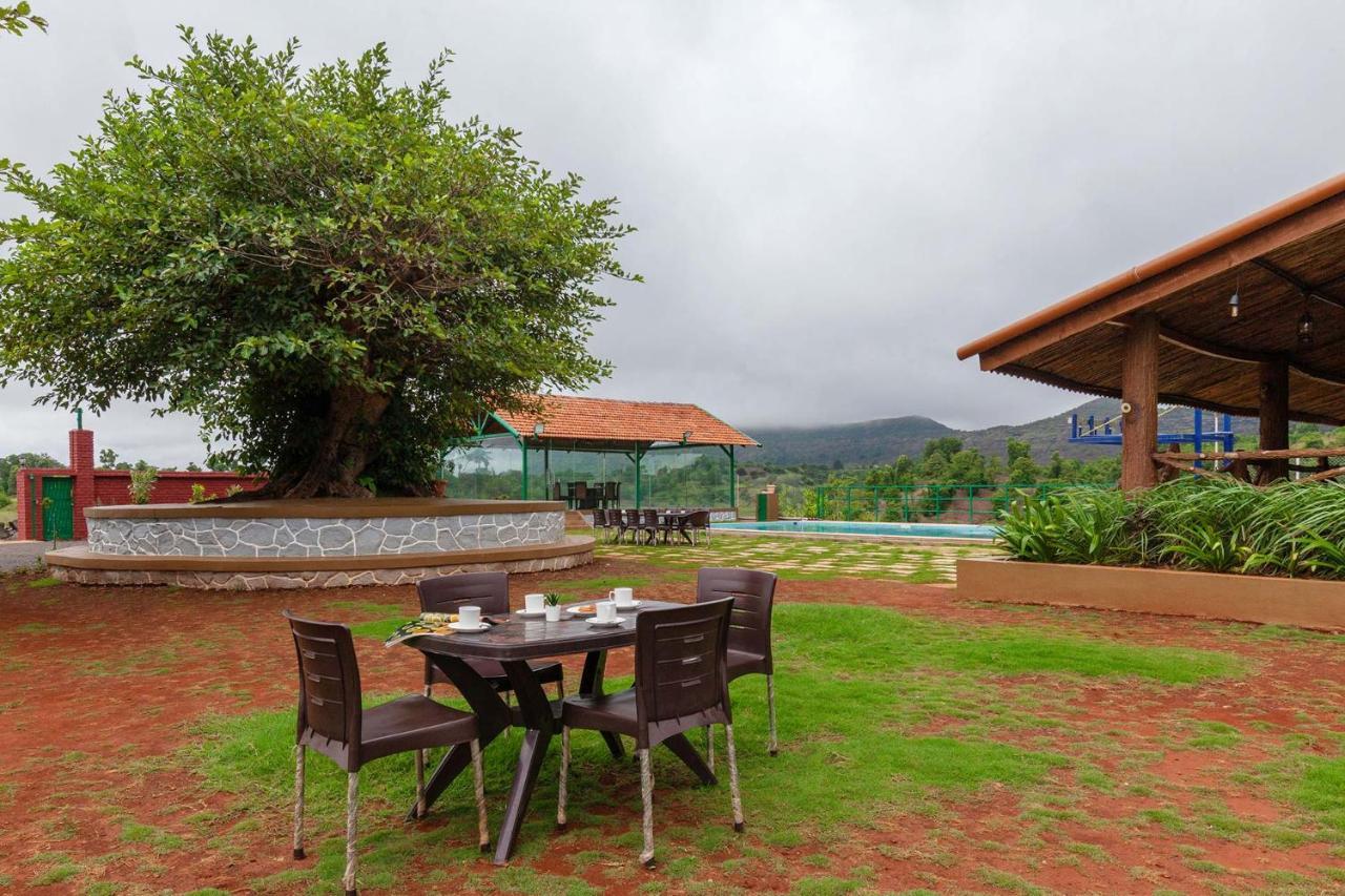 Stayvista'S Ficus Farms - Mountain-View Haven With Rustic Artsy Interiors, Outdoor Pool, Glasshouse, Home Theatre & Karaoke Delight Igatpuri Buitenkant foto